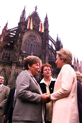 After the morning service, First Lady Hillary Rodham Clinton greets Mrs. Yeltsin outside the Cathedral.